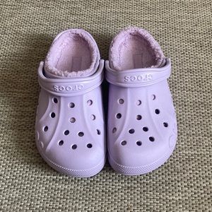 Lined Baya crocs